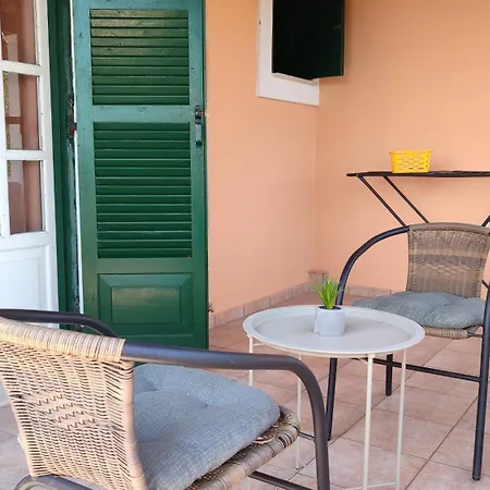 Dom wakacyjny Corfiot With Seaviews To Halikounas