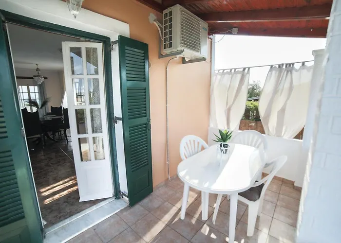 Case de vacanță Corfiot With Seaviews To *